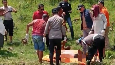 Penemuan Mayat di Jombang, Korban Bertelanjang Dada dan Leher Tersayat