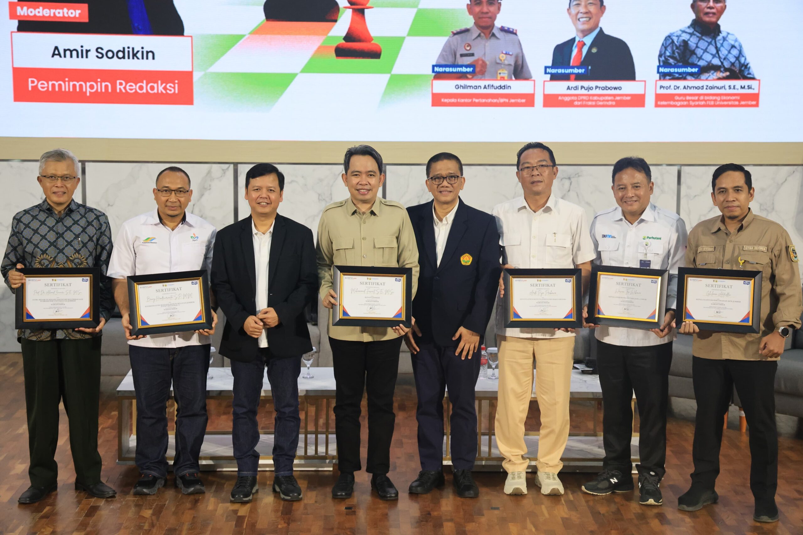 Bupati Fawait Ajak PTPN - Perhutani Atasi Kemiskinan Warga Kebun dan Pinggir Hutan