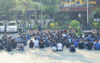 Aksi Damai Aremania Minta Laga Arema FC vs Persebaya Tetap di Malang