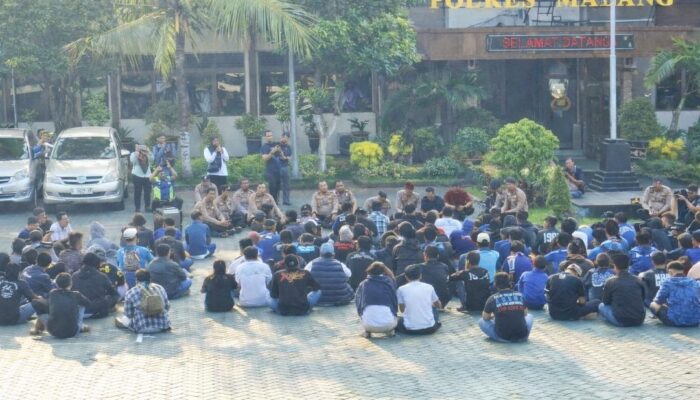 Aksi Damai Aremania Minta Laga Arema FC vs Persebaya Tetap di Malang