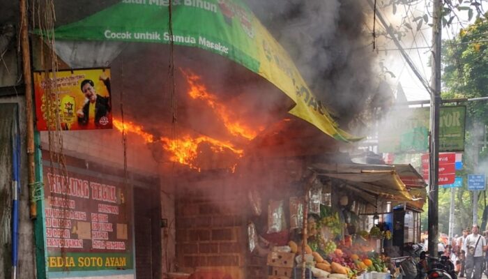 Warung Makan di Tlogomas Malang Ludes Terbakar, Diduga Akibat Kebocoran Gas