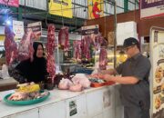 Lonjakan harga daging sapi di Kota Malang kini tak lagi bisa dianggap sebagai gejolak biasa. Di balik kenaikan yang terus merangkak, tersimpan ancaman serius bagi stabilitas ekonomi daerah, khususnya sektor usaha kecil dan kuliner yang menjadi tulang punggung kota ini, Jumat (17/4).