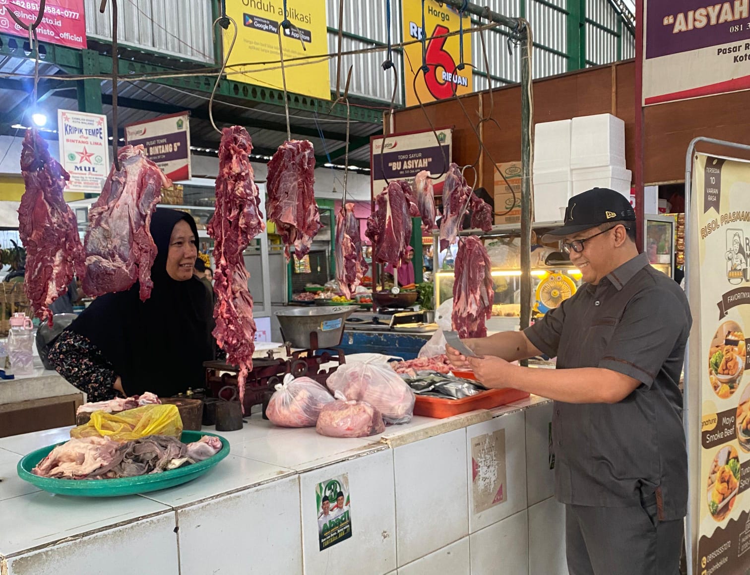 Lonjakan harga daging sapi di Kota Malang kini tak lagi bisa dianggap sebagai gejolak biasa. Di balik kenaikan yang terus merangkak, tersimpan ancaman serius bagi stabilitas ekonomi daerah, khususnya sektor usaha kecil dan kuliner yang menjadi tulang punggung kota ini, Jumat (17/4).