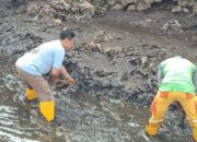 Gerak Cepat Tangani Pendangkalan, Satgas DPUPR Angkat Sampah dan Sedimen di Sungai Sedudut Mulyorejo