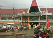 Ambruknya kanopi Pasar Ploso serta rusaknya material aluminium composite panel (ACP) di gedung RSUD Ploso, Kabupaten Jombang, Jawa Timur, menuai sorotan tajam dari kalangan aktivis antikorupsi.