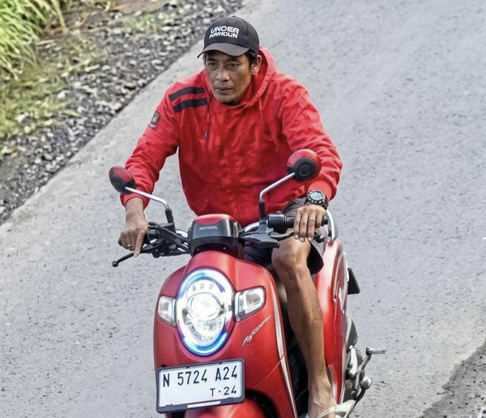Aksi pencurian sepeda motor dengan modus berpura-pura membantu kembali terjadi. Kali ini menimpa seorang pelajar putri SMP di wilayah Turen, Kabupaten Malang. Pelaku nekat membawa kabur motor korban setelah sebelumnya berpura-pura menolong.
