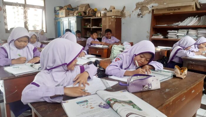 Meski Sekolah Merata, Jumlah Siswa SD di Jombang Justru Menurun