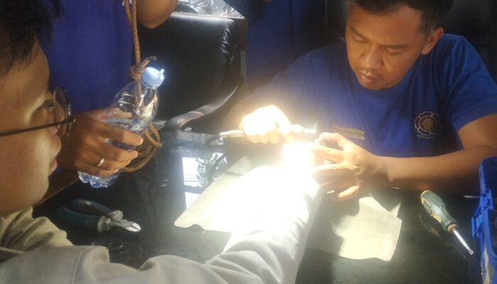 Tak Bisa Dilepas, Cincin di Jari Pelajar SMP Dievakuasi Petugas Damkar