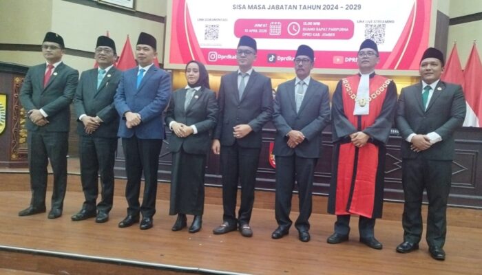 Bupati Fawait Hadiri Pelantikan Fatmawati Duduki Posisi Wakil Ketua Dewan