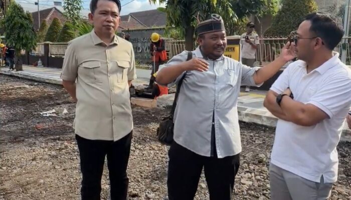 Pastikan Pengerjaan Kawasan Food Street Tepat Waktu, Gus Fawait Sidak Lokasi