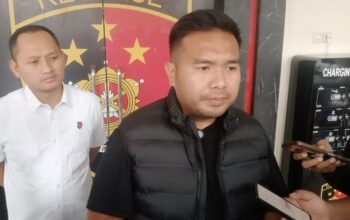 Identitas mayat pria dengan kondisi leher tergorok yang ditemukan di Sungai Mrican, Dusun Paras, Desa Turipinggir, Kecamatan Megaluh, Kabupaten Jombang, Jawa Timur akhirnya terungkap. Korban diketahui merupakan warga Kabupaten Kediri.