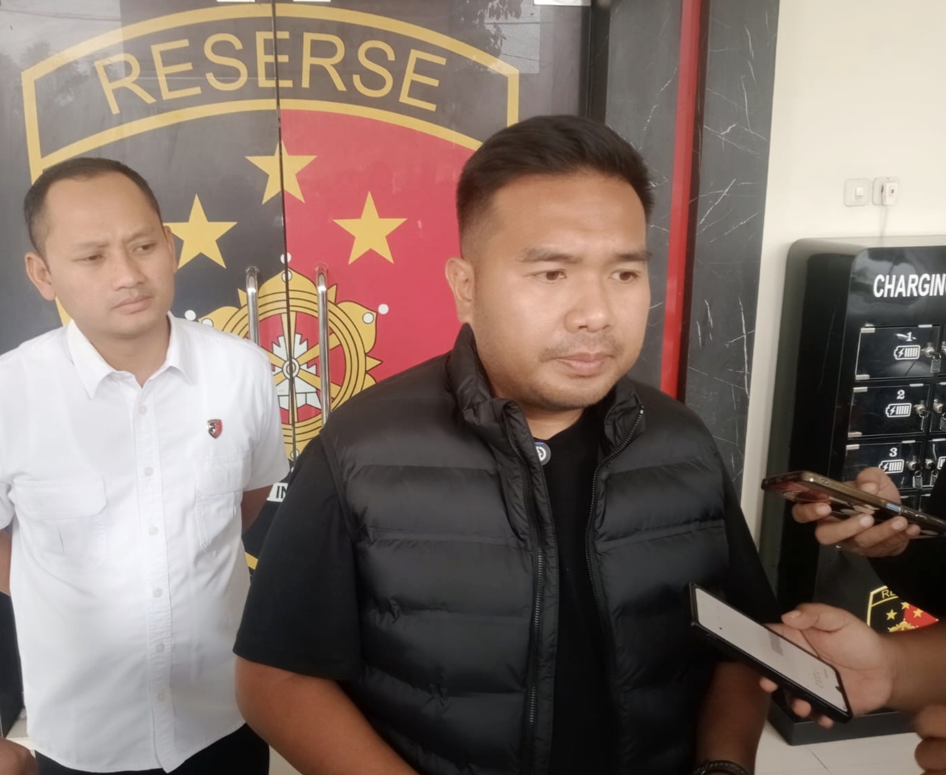 Identitas mayat pria dengan kondisi leher tergorok yang ditemukan di Sungai Mrican, Dusun Paras, Desa Turipinggir, Kecamatan Megaluh, Kabupaten Jombang, Jawa Timur akhirnya terungkap. Korban diketahui merupakan warga Kabupaten Kediri.