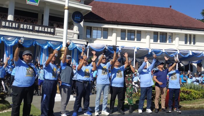 Semarak HUT ke-112, Wali Kota Malang dan ASN Ramaikan Gowes Bareng di Balai Kota