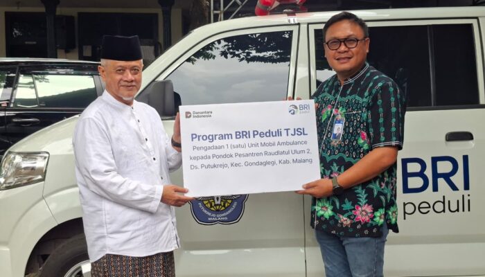 BRI Salurkan Bantuan Ambulans untuk Ponpes Raudlatul Ulum 2 Gondanglegi, Dukung Layanan Kesehatan 1.200 Santri