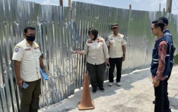 Polemik pembangunan pabrik pengolahan ayam di Desa Banjardowo, Kecamatan Jombang, Kabupaten Jombang terus menjadi sorotan.