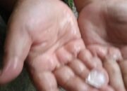 Hujan Es Guyur Bunulrejo Malang Kagetkan Warga