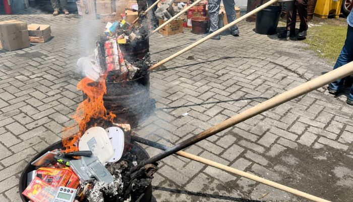 Ribuan Gram Narkoba hingga Uang Palsu Dimusnahkan Kejari Kota Malang