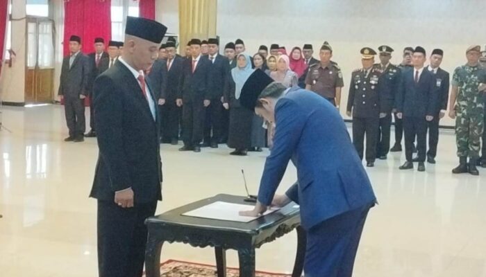 Fauzi Dilantik Pj Sekda Jember, Bupati Fawait Ingatkan Empat Hal