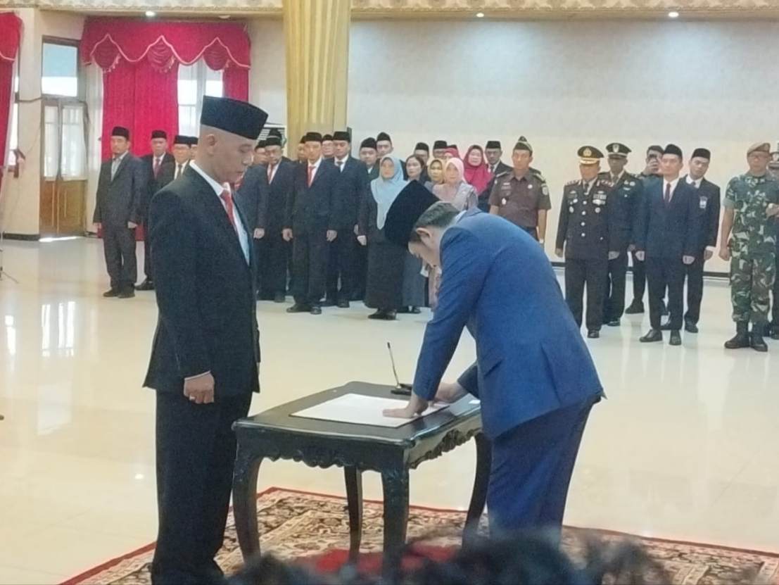 Fauzi Dilantik Pj Sekda Jember, Bupati Fawait Ingatkan Empat Hal