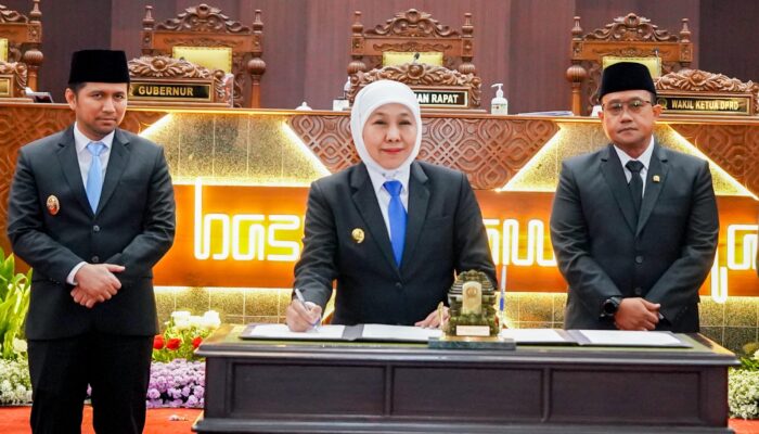 Pemprov Jatim dan DPRD Jatim Sepakati Dua Raperda Strategis, Gubernur Khofifah: Mendorong Pembangunan Daerah hingga Kesejahteraan Masyarakat