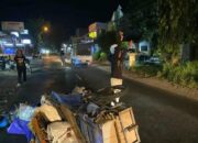 Pemotor Pembawa Gerobak Tewas Terserempet Truk Tangki BBM di Sumberpucung
