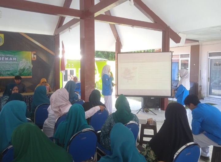 Mahasiswa Polije Ubah Daun Kelor Jadi Minuman Teh Herbal