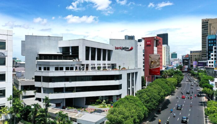 Tegaskan Komitmen terhadap Pertumbuhan Berkelanjutan, Jajaran Direksi Bank Jatim Lakukan Pembelian Saham