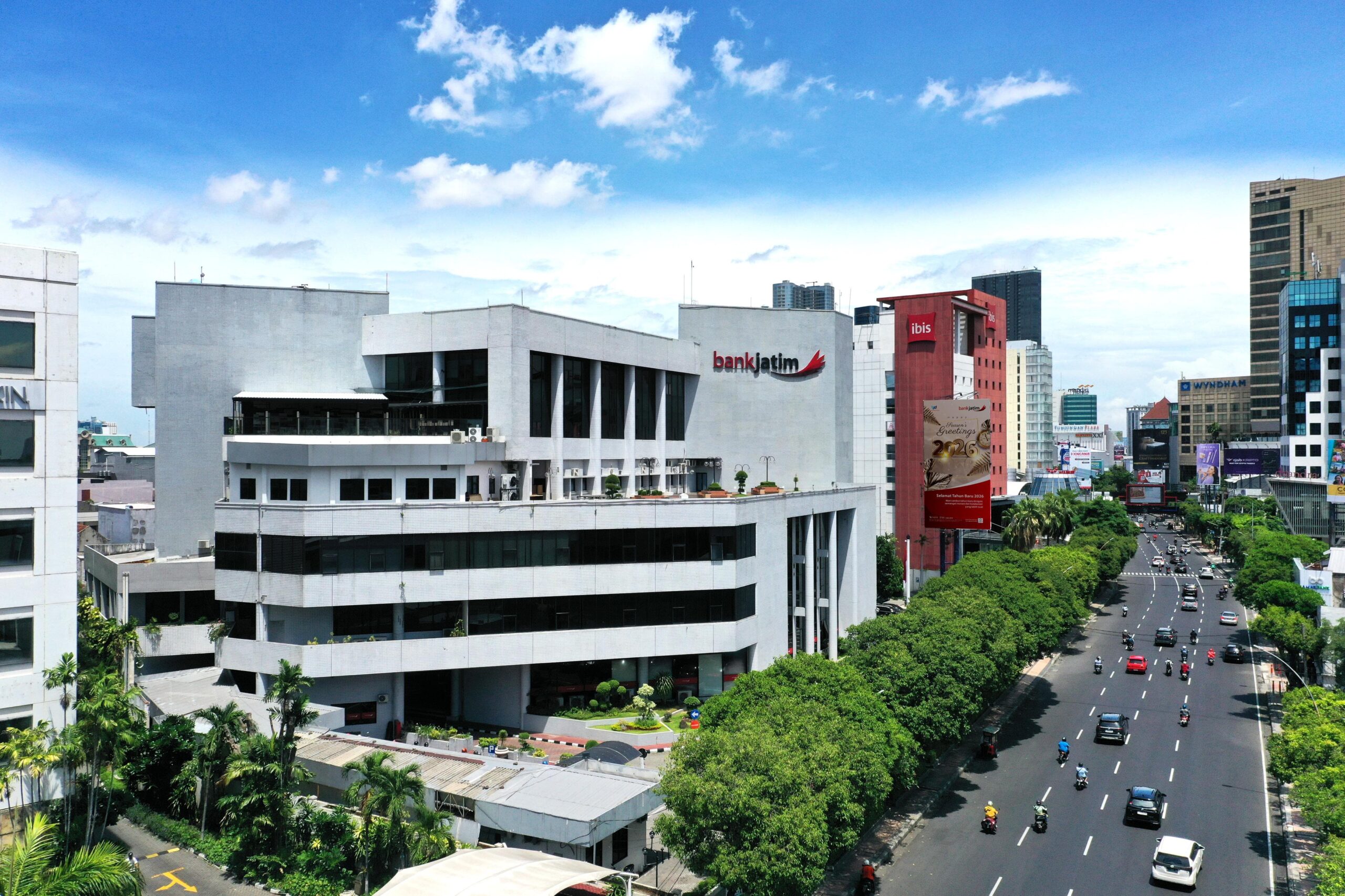 Tegaskan Komitmen terhadap Pertumbuhan Berkelanjutan, Jajaran Direksi Bank Jatim Lakukan Pembelian Saham