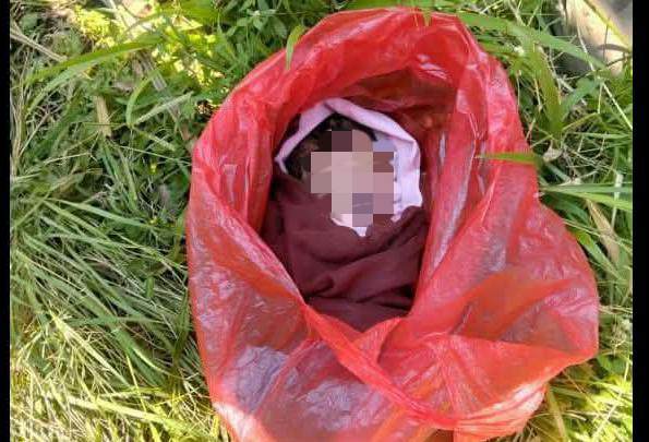 Bayi Dalam Kantong Plastik Gegerkan Karangploso, Polisi Selidiki Pelaku Pembuangan