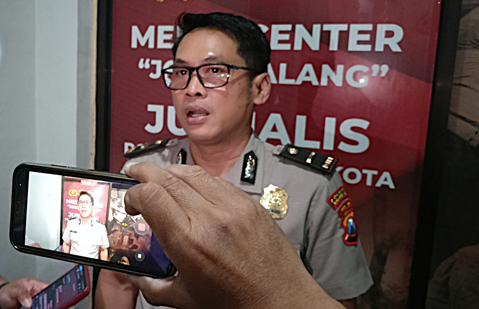 Polresta Malang Kota Bongkar Kebenaran Viral Pocong Begal, Hoaks yang Bikin Resah