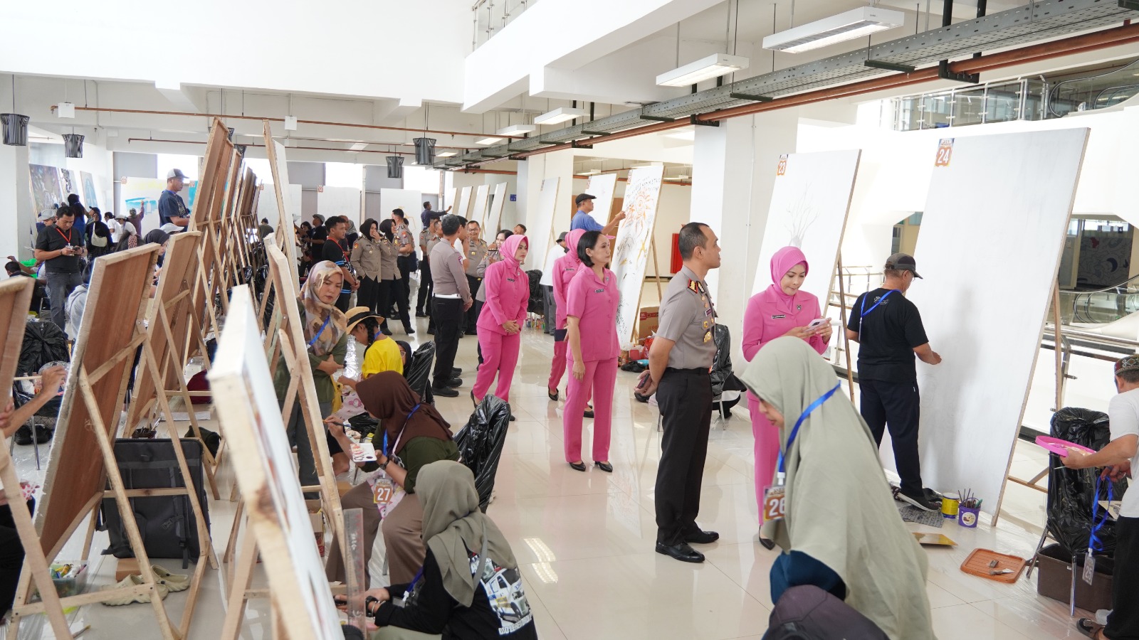 Hari Bhayangkara ke-80, Polresta Malang Kota Rangkul Seniman Lewat Lomba Mural di MCC