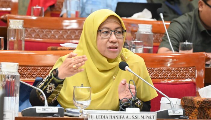 Pendidikan Iklim Masih Jadi Wacana, DPR RI Soroti Negara Belum Punya Desain Besar Riset