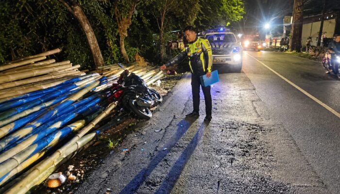 Mahasiswa Tewas di Tempat, Honda Beat Tabrakan dengan Pick Up di Kepanjen