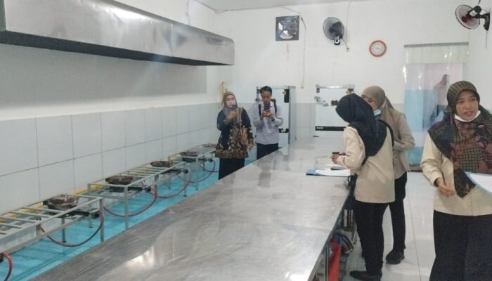 Bupati Fawait Terjunkan Tim Khusus Periksa Seluruh SPPG di Jember