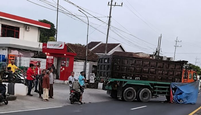 Pemotor Asal Sawojajar Tewas Usai Tabrak Truk di Pasuruan, Polisi Dalami Penyebab Kecelakaan