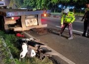 Pemotor Tewas Hantam Truk Parkir di Lawang, Dua Penumpang Perempuan Dilarikan ke Rumah Sakit