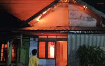 Rumah di Kalipare Ludes Terbakar Saat Ditinggal Tidur, Kerugian Ditaksir Rp400 Juta