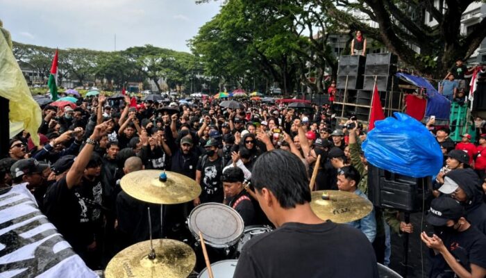 Dengan Musik, May Day 2026 di Balai Kota Malang Disulap Jadi Panggung Perlawanan