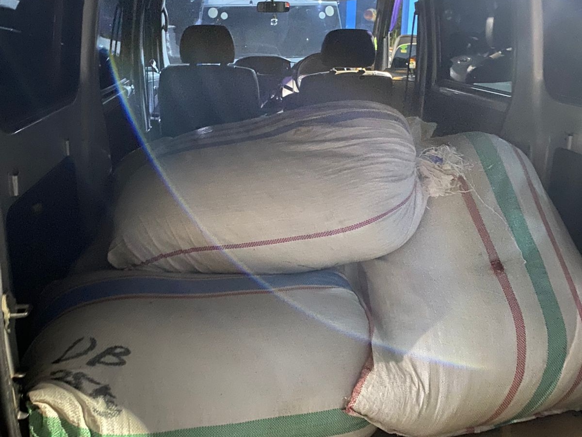 Bea Cukai Malang Gagalkan Pengiriman Ratusan Kilogram Tembakau Iris Ilegal