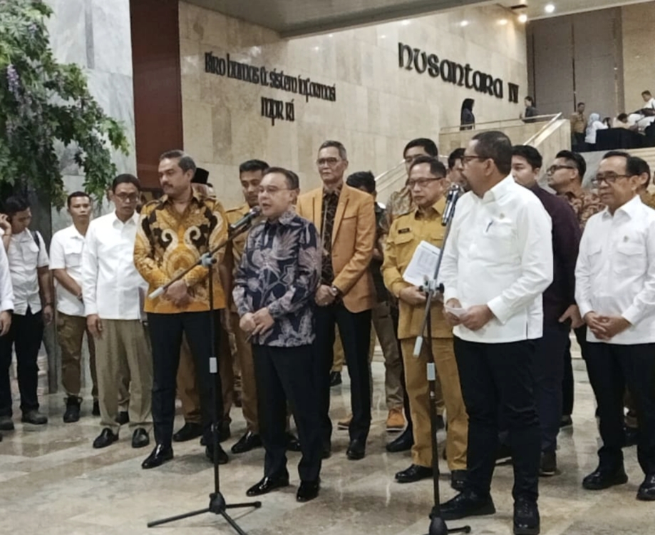 Wakil Ketua DPR RI Sufmi Dasco Ahmad mengungkapkan DPR RI bersama pemerintah mulai mematangkan rencana induk rehabilitasi dan rekonstruksi pascabencana di Sumatra, dengan total anggaran mencapai Rp100,1 triliun hingga 2028.