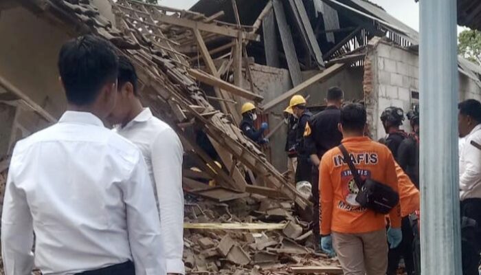 Ledakan Petasan Porak-Porandakan Rumah Warga Singosari, Polda Jatim Turun Tangan Olah TKP
