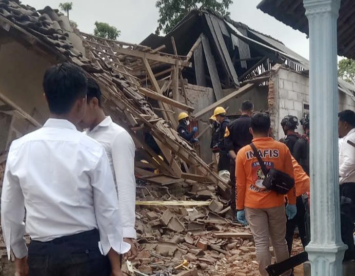 Ledakan Petasan Porak-Porandakan Rumah Warga Singosari, Polda Jatim Turun Tangan Olah TKP