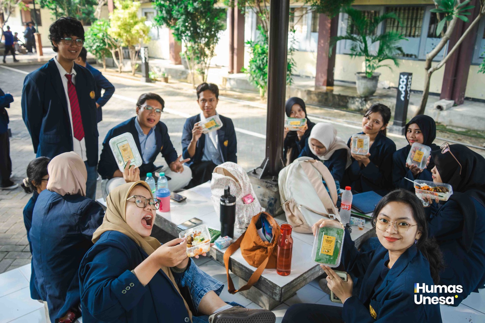 Unesa Bagikan 35.000 Porsi Sarapan Pagi, Dukung Konsentrasi Mahasiswa Selama UAS