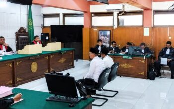 Sidang Perdana Pembunuhan Mahasiswi UMM, Keluarga Korban Datang Berbondong-bondong Tagih Keadilan