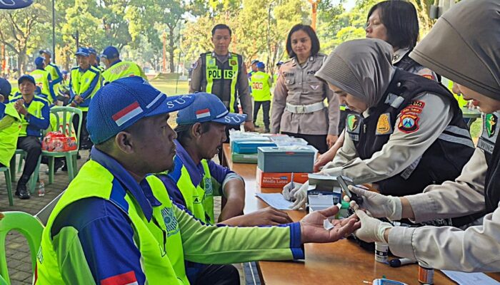 Puluhan Supeltas Kota Malang Terindikasi Asam Urat Tinggi, Polresta Turun Tangan Berikan Pemeriksaan Gratis