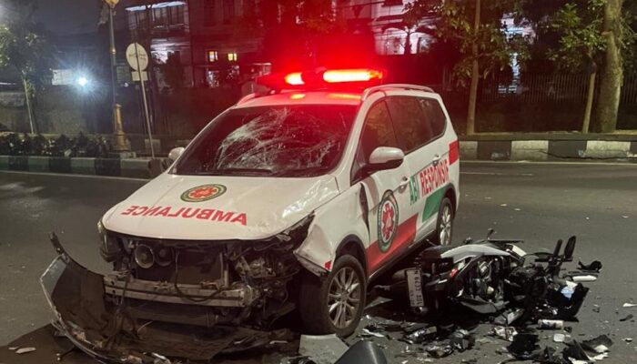 Mahasiswa Terluka Usai Terlibat Tabrakan dengan Ambulans di Depan RSSA Malang