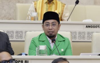 DPR Soroti Nasib PPPK Paruh Waktu, Gus Khozin: Jangan Sekadar Ganti Nama Honorer
