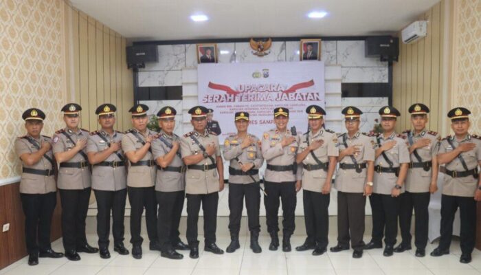 Kapolres Sampang Pimpin Sertijab 9 Pejabat, Tekankan Integritas dan Pelayanan Publik