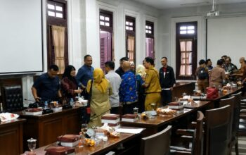 Ibarat Gading Retak, Aston Malang Bertahan di Tengah Desakan Penutupan