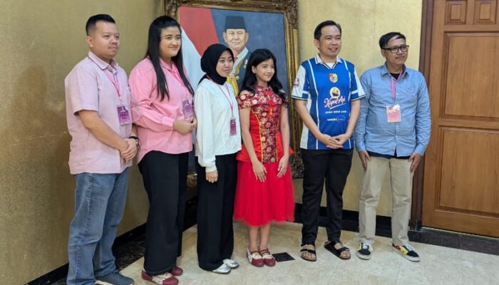 Bupati Fawait Berangkatkan Chelsea Jelang Lomba Pidato Mandarin, Tim Manajemen Penyanyi Icha Juga Datang Langsung dari Jakarta